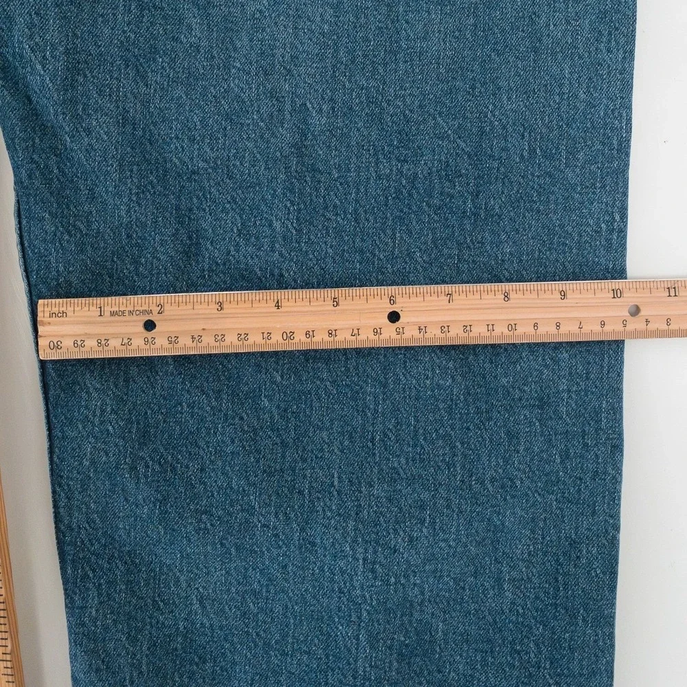 Levis out 10